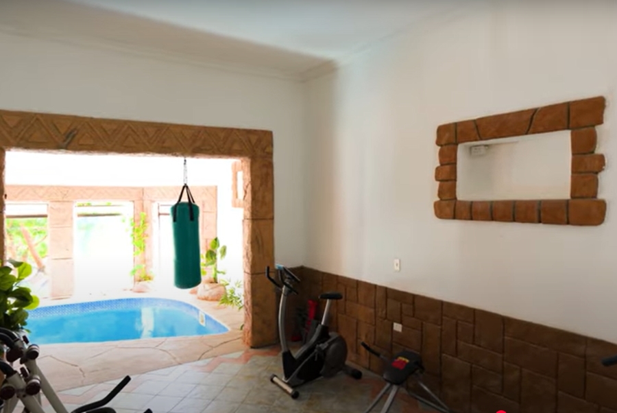 4 Bedroom Property for Sale in Linkside Western Cape